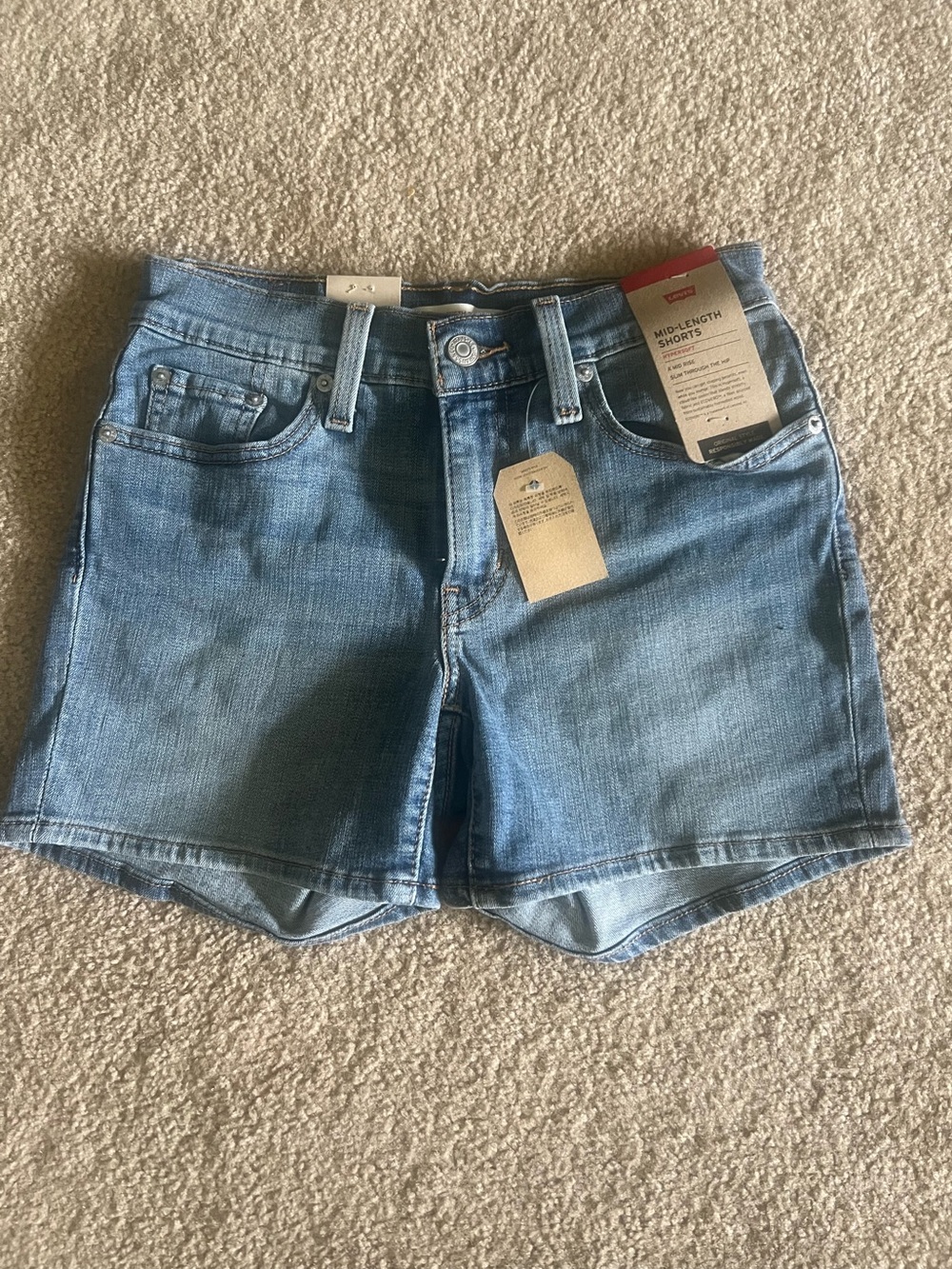 Levi’s Mid Length Women’s Shorts, Size 24